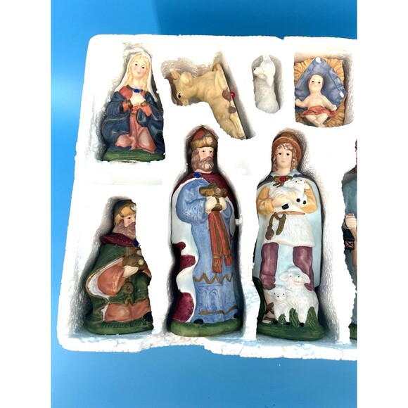 VTG International Bazaar Porcelain Nativity 10-Figures  Wood Stable 44156978 - Picture 5 of 11